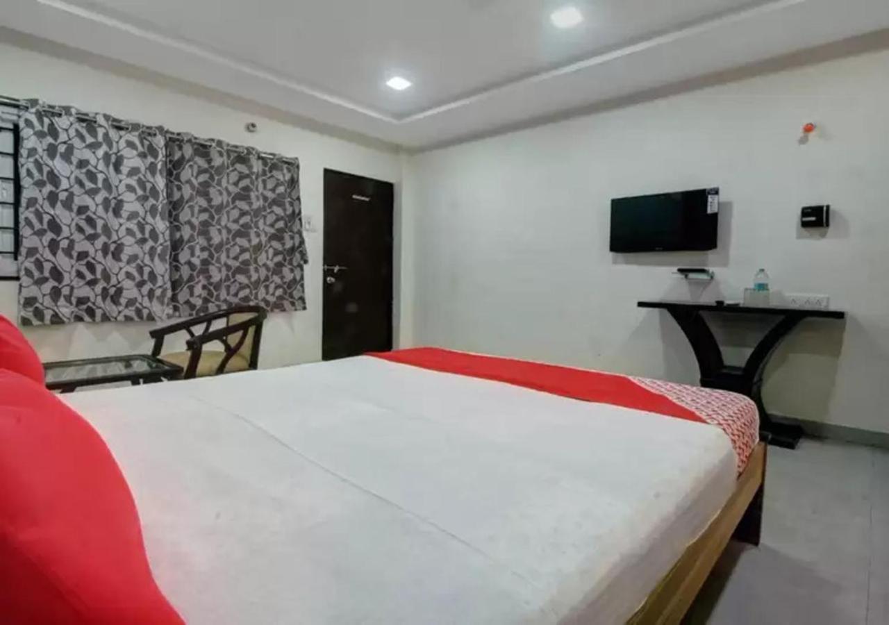 Hotel Santoshi Hometel Raichur Exterior photo