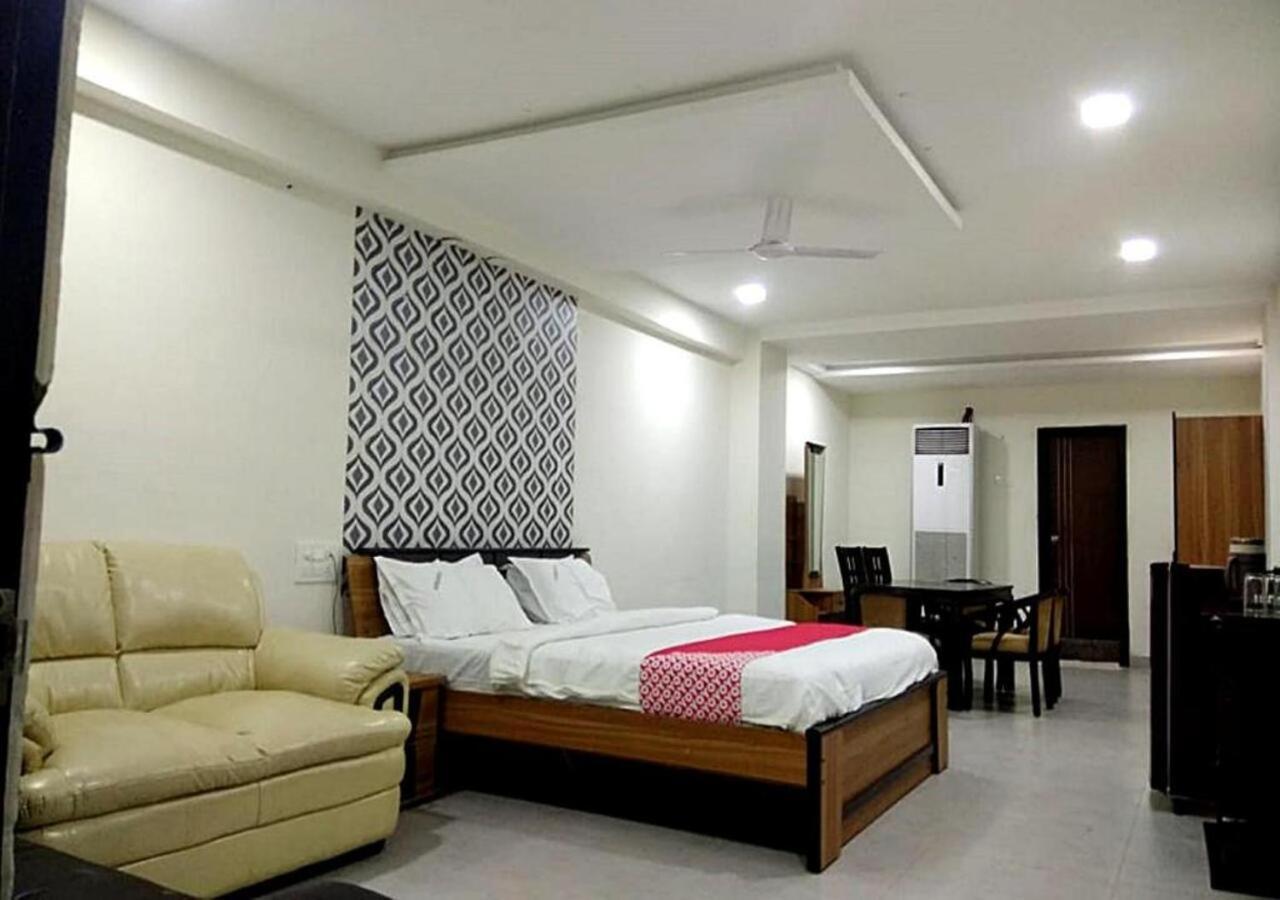 Hotel Santoshi Hometel Raichur Exterior photo